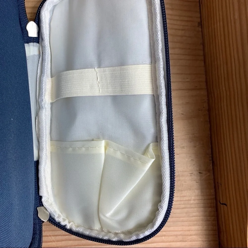 Hanging travel gym bag